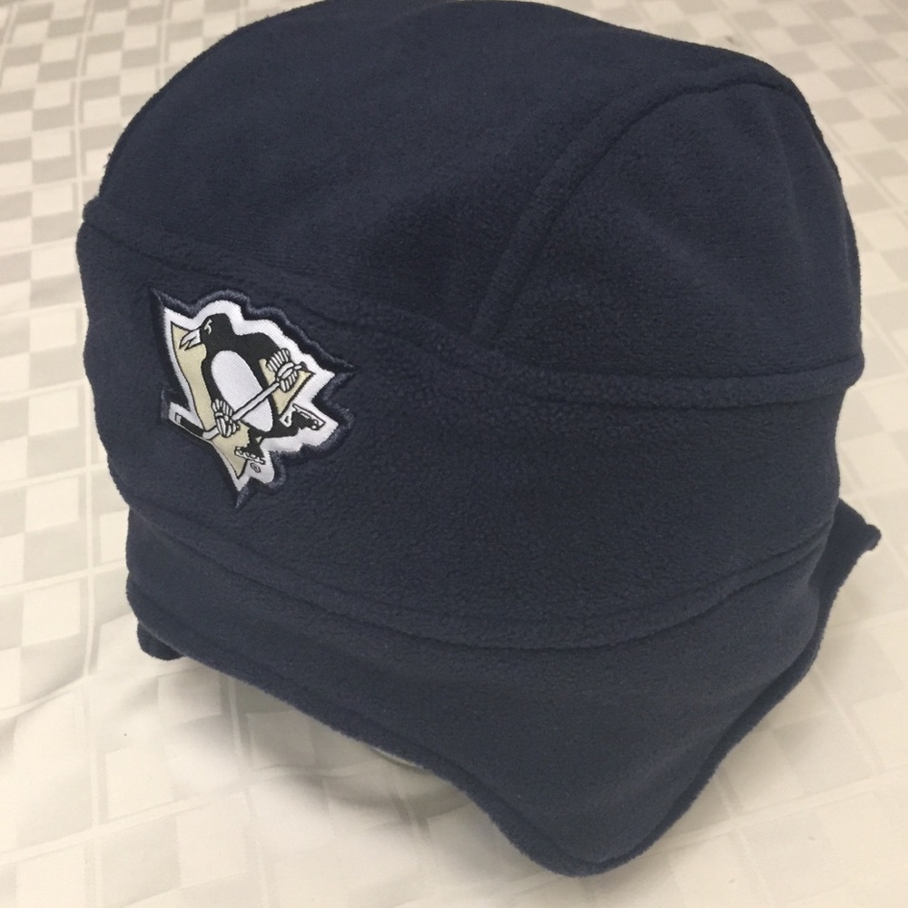 EUC Men’s PGH Penguins fleece hat
